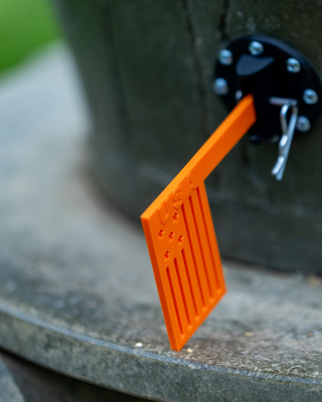 FeederFlag™ - Universal Deer Feeder Low-Level Indicator